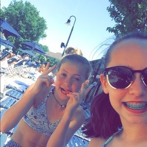 Meet your Posher, Abby